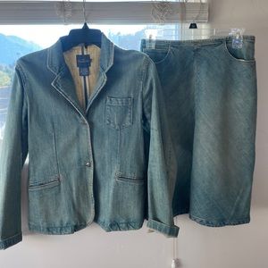 Denim skirt suit. Beautiful polished set